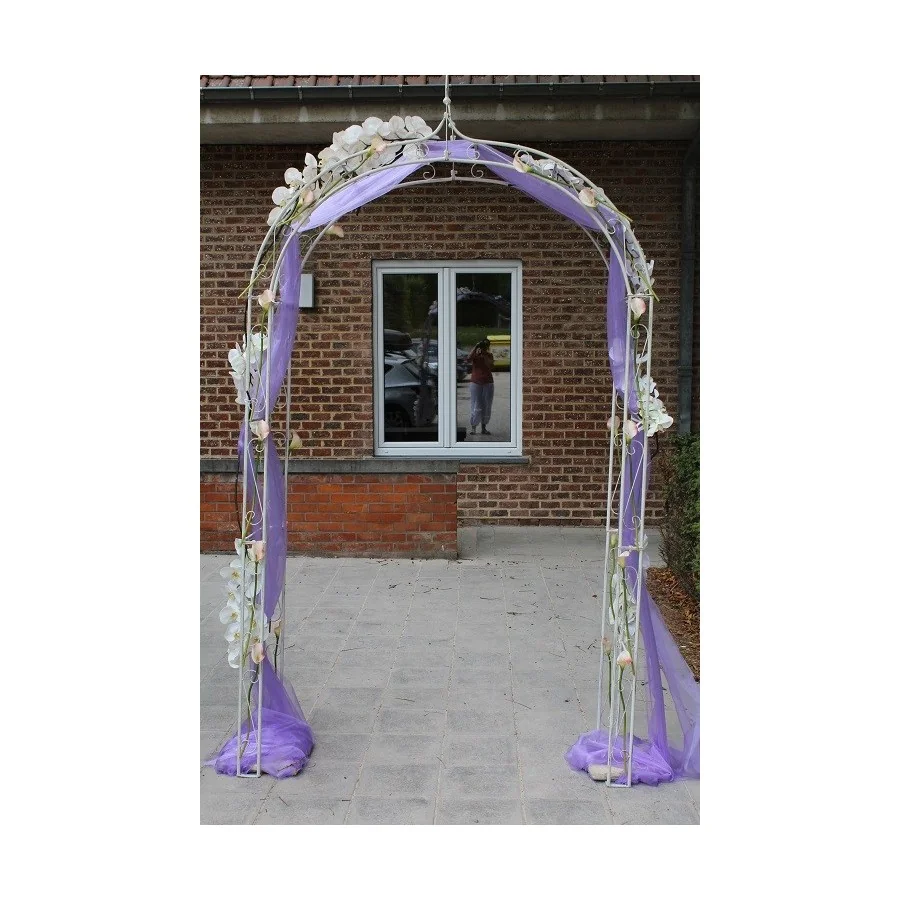 Location arche organza couleur au choix et fleurs artificielles