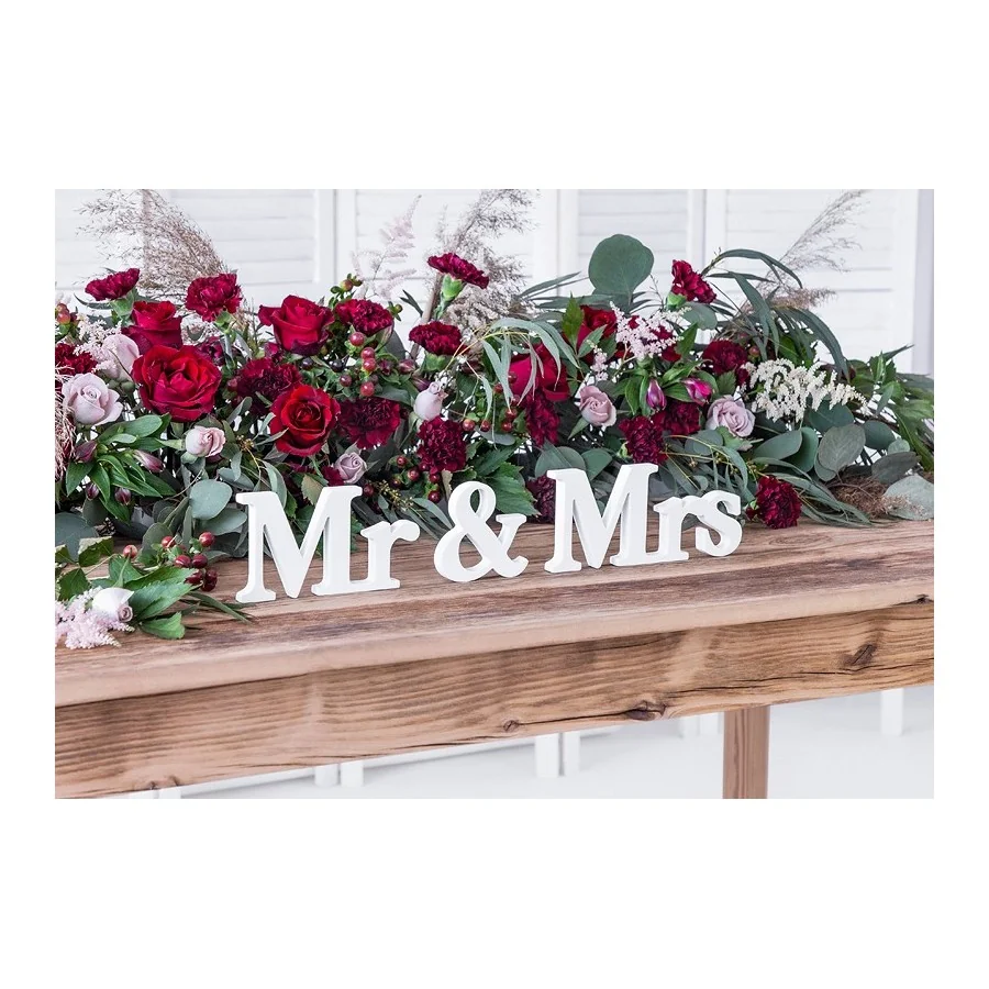 Mr & Mrs en bois mise en scène fleurs