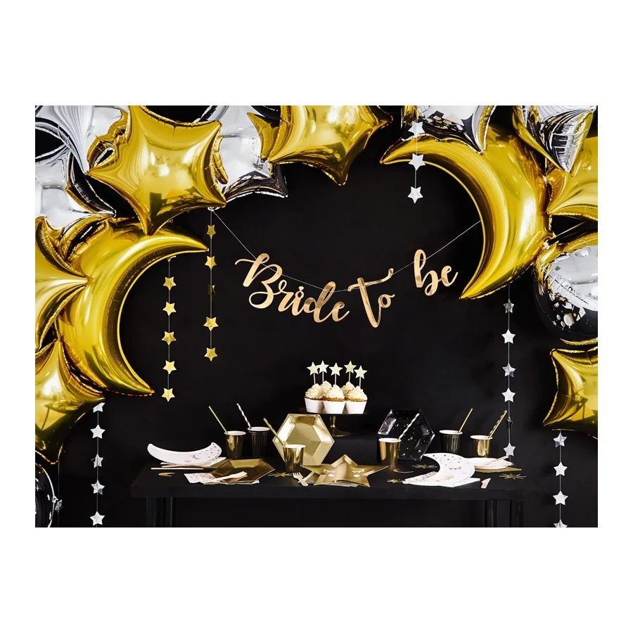 Guirlande en lettres "Bride to be" mise en scène