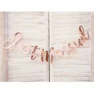 Guirlande en lettres "Just married" rose gold mise en scène