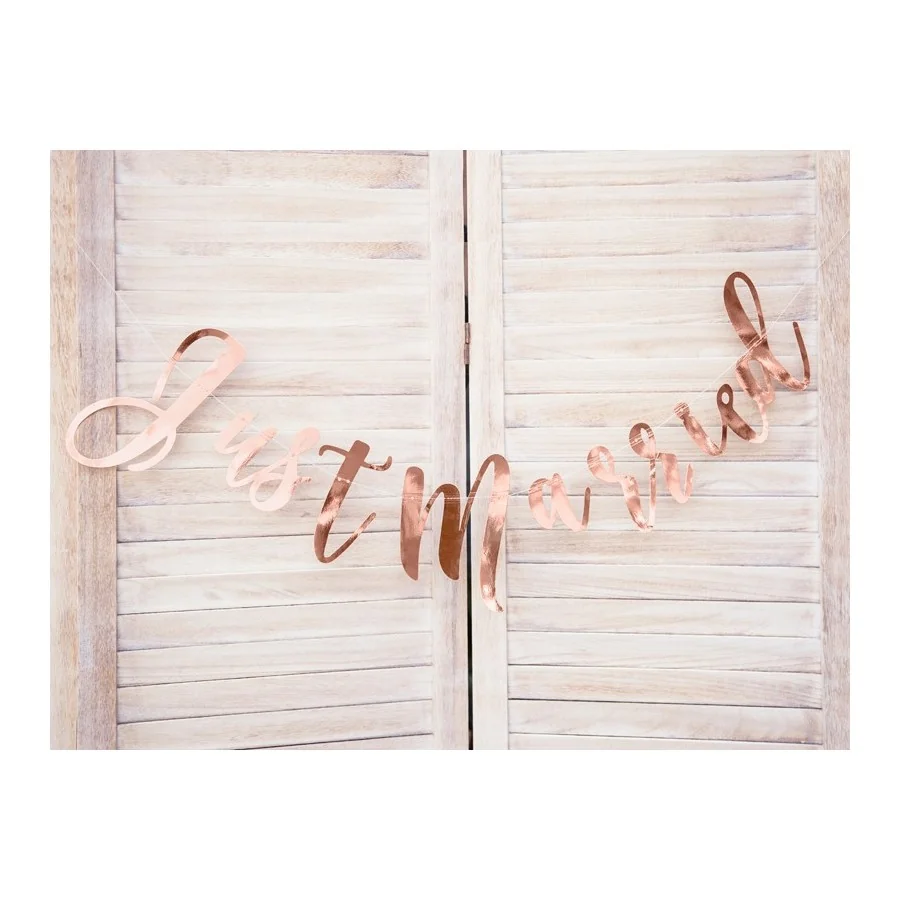 Guirlande en lettres "Just married" rose gold mise en scène