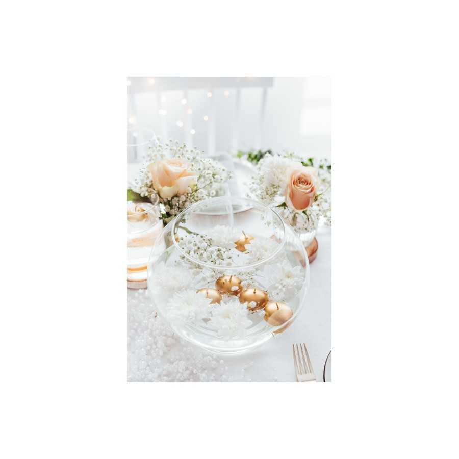 50 bougies flottantes or 4 cm mise en scène